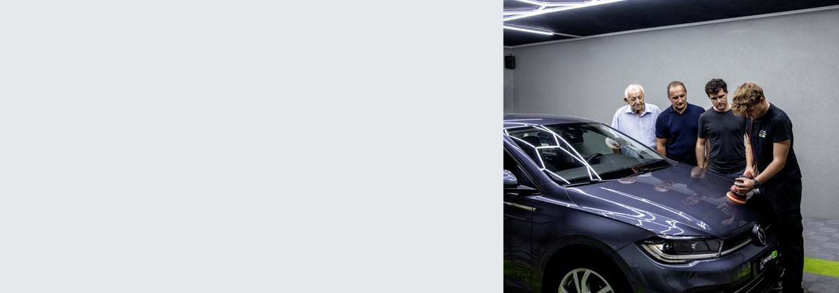 lucidatura carrozzeria auto in laboratorio di car detailing