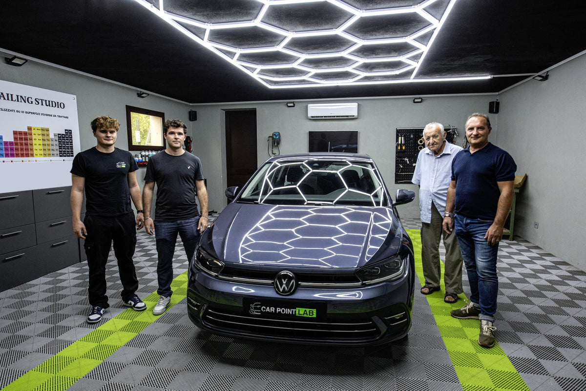 Il team Autodetailer nel laboratorio